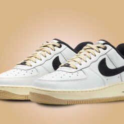 Nike Air Force 1 '07 LX Low Command Force Summit White Black - W