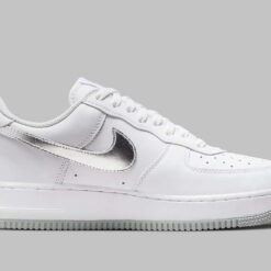 Alternative view of Air Force 1 '07 Low Color of the Month White Metallic Silver