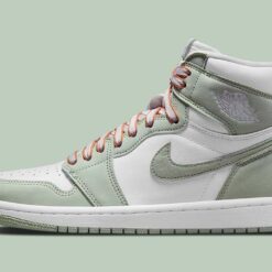 Alternative view of Jordan 1 Retro High OG Seafoam - W