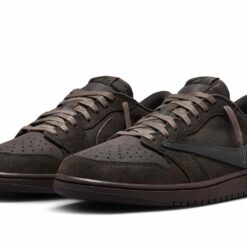Jordan 1 Retro Low OG SP Travis Scott Velvet Brown
