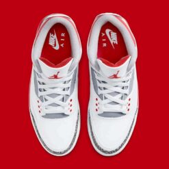 Alternative view of Jordan 3 Fire Red