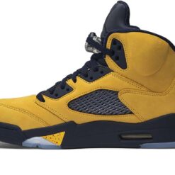 Alternative view of Jordan 5 Retro Michigan 2019