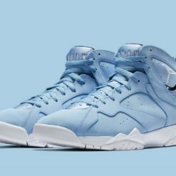 Jordan 7 Retro Pantone