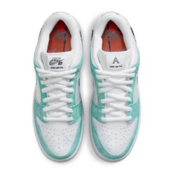 Alternative view of Nike SB Dunk Low April Skateboards