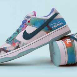 SB Dunk Low x Futura Laboratories